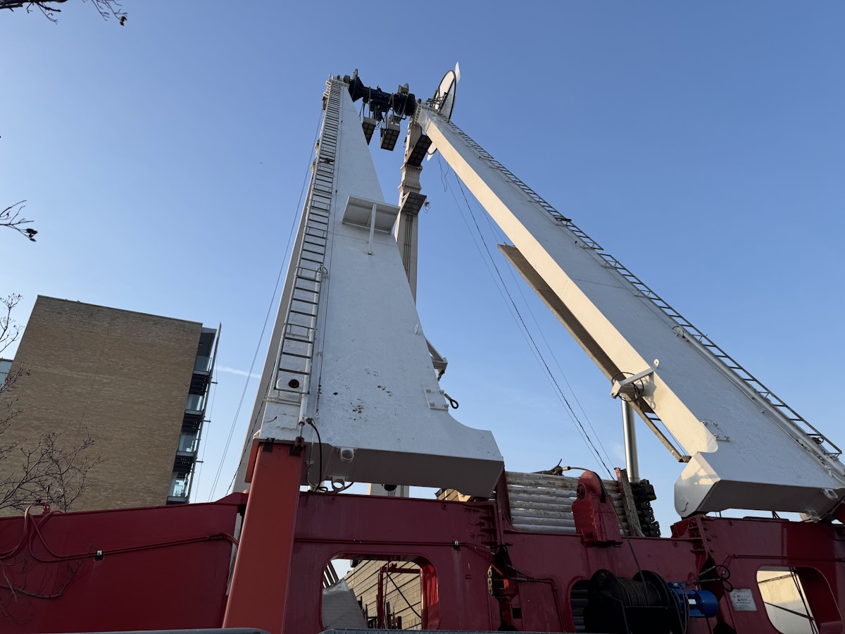 Ipswich Waterfront observation wheel under construction